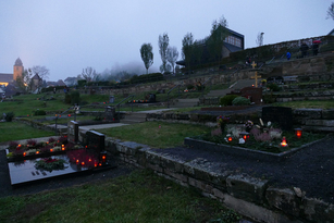 „Seelenlichter“ auf dem Naumburger Friedhof